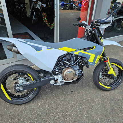 2020 701 Super Moto