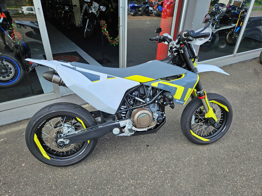 2020 701 Super Moto