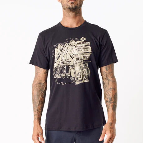 Black FOX Trailhead SS Tee, short-sleeve men's T-shirt with FOX logo graphic on front, casual and comfortable fit.