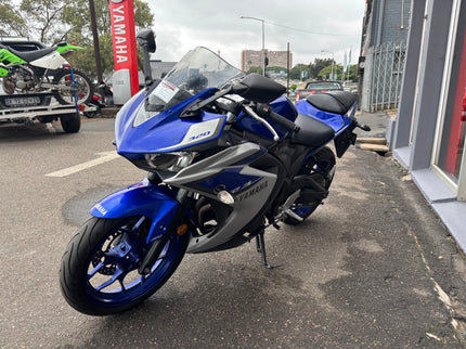 2015 Yamaha R3