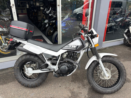 2015 Yamaha TW 200
