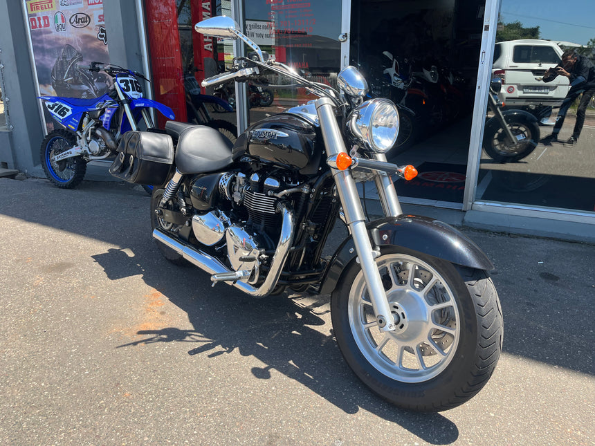 2012 Triumph Bonneville America 865