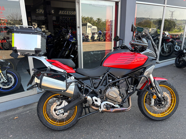 Used QJ Motor SRT 700 SX motorcycle from 2026 model year, featuring a sleek design and sporty details.