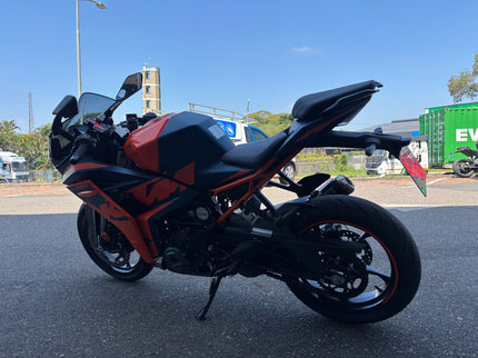 Used Yamaha KTM RC 390 motorcycle from 2024 registration year, shown in a detailed side view.