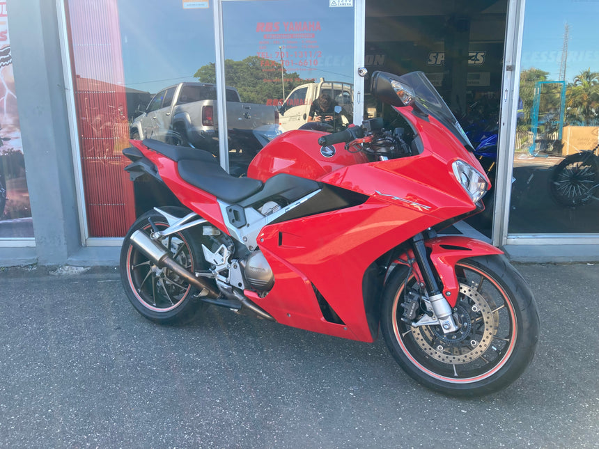 2014 Reg 2015 Honda VFR 800