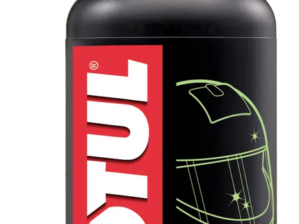 Motul M1 Helmet & Visor Clean 250ml bottle, care product for motorcycle helmets and visors, with a white label and clear cap.