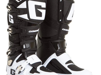 SG12 Black / White