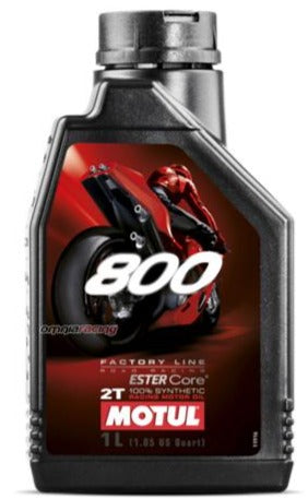 Motul 800 Factory Line Off Road 2T 1L bottle, high-performance 2-stroke oil for off-road motorcycles and engines.